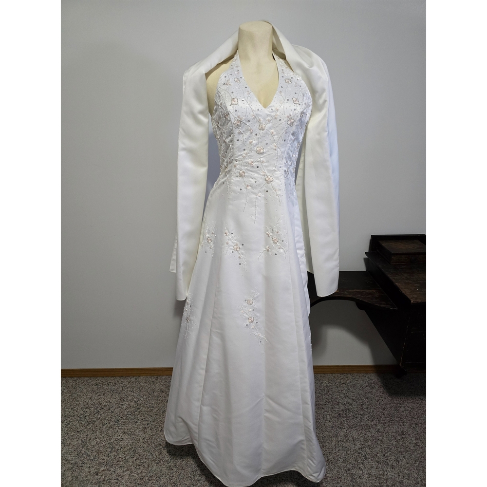 Elegant White Wedding Dress